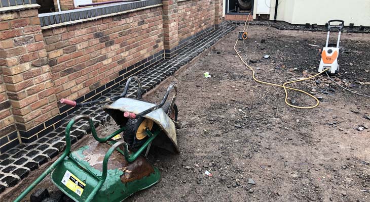 Cobbled border grouted in