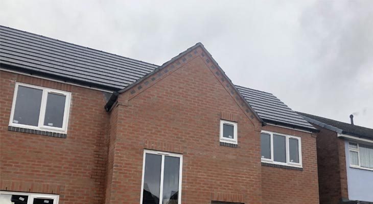 Apex hit and miss design using one blue engineering brick.
